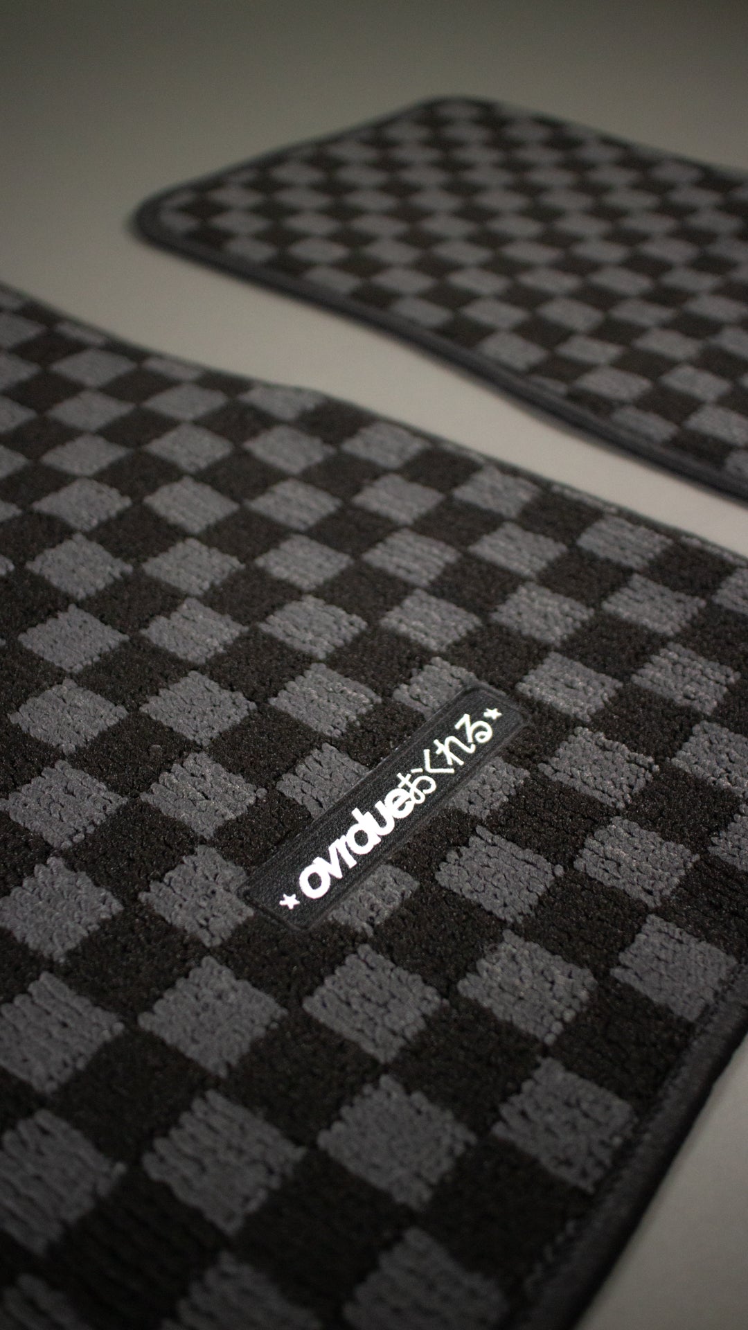 CHECKERED FLOOR MAT